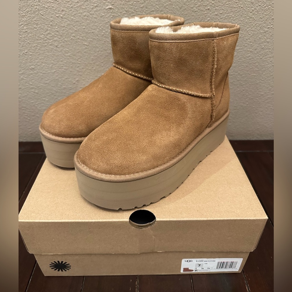 COPY - UGG Classic Mini Platform Boots